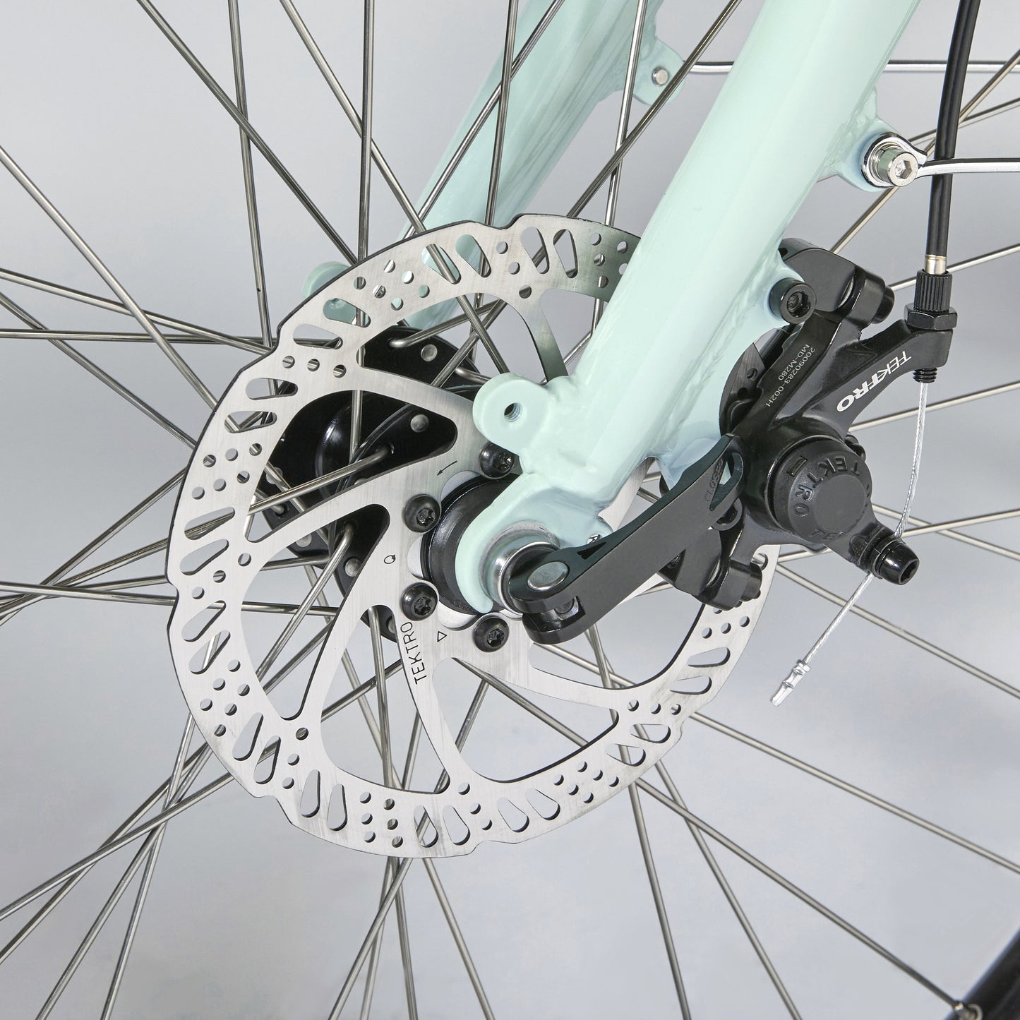 Juicy-Compact-Ice-colour-front-disc-break