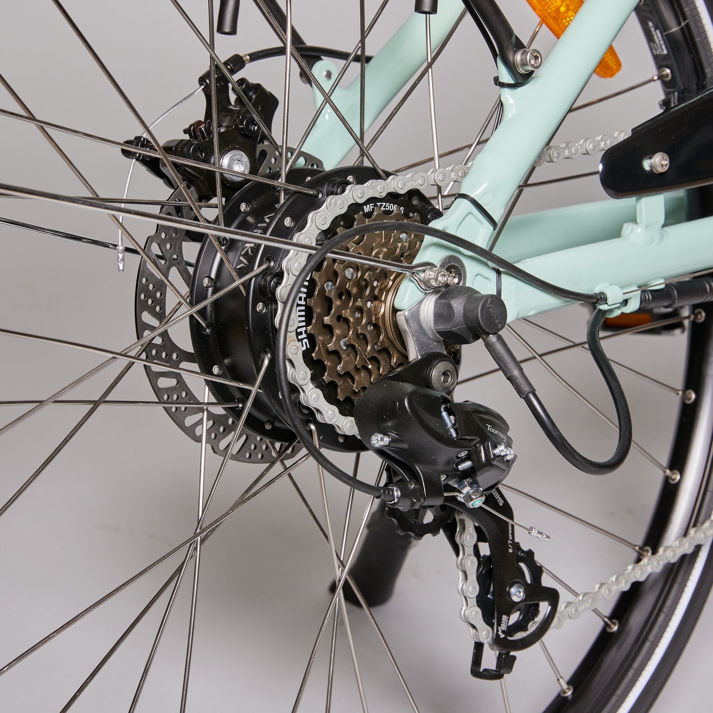 Juicy-Compact-Ice-colour-rear-hub-motor-and-rear-derailleur