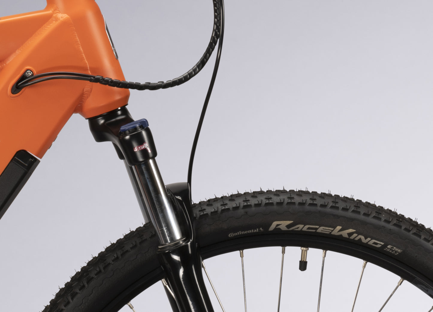 Neomoov-Enara2-right-side-front-fork