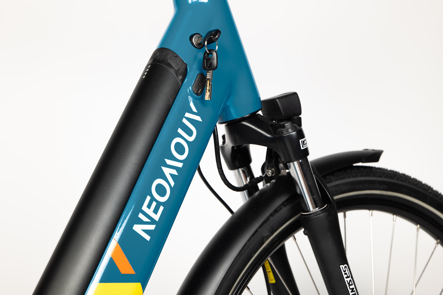 Neomouv-Elaia-2-NG-Right-Side-Blue-lockable-battery