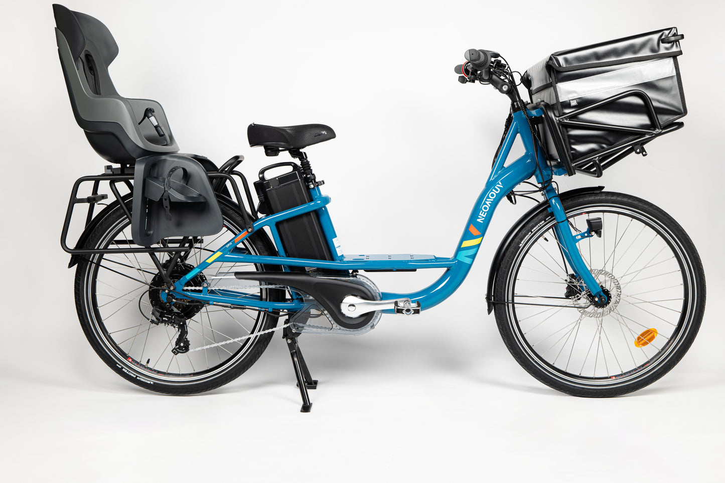 Neomouv-Opia-Electric-bike-baby-carrier-and-front-carrier