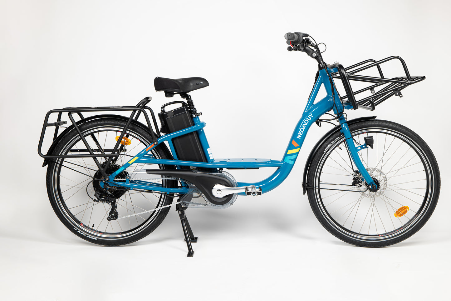 Neomouv-Opia-Electric-bike-kick-stand